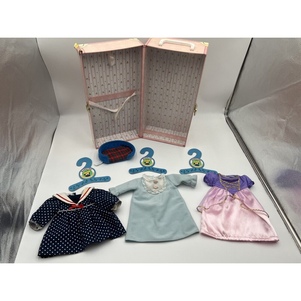 Vintage 1999 Madeline Pink Traveling Doll Case Wardrobe Storage 3 outfits hanger